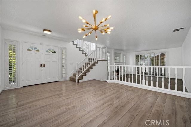 620 Holbrook Ct - Photo 4 of 8