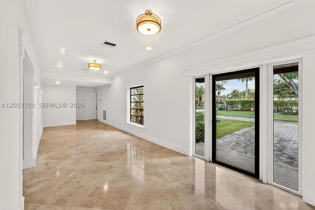 3000 Sw 130th Ave - Photo 4 of 50