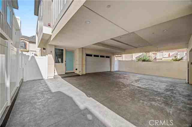 2205 Marshallfield Ln #B - Photo 2 of 7
