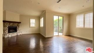 1011 Green Ln - Photo 2 of 7