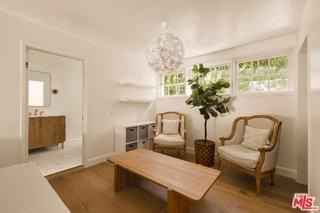 3414 N Knoll Dr - Photo 3 of 8