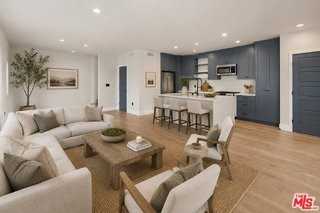 1253 S Plymouth Blvd - Photo 5 of 8
