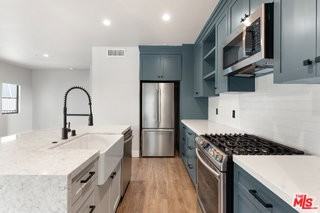 1253 S Plymouth Blvd - Photo 7 of 8