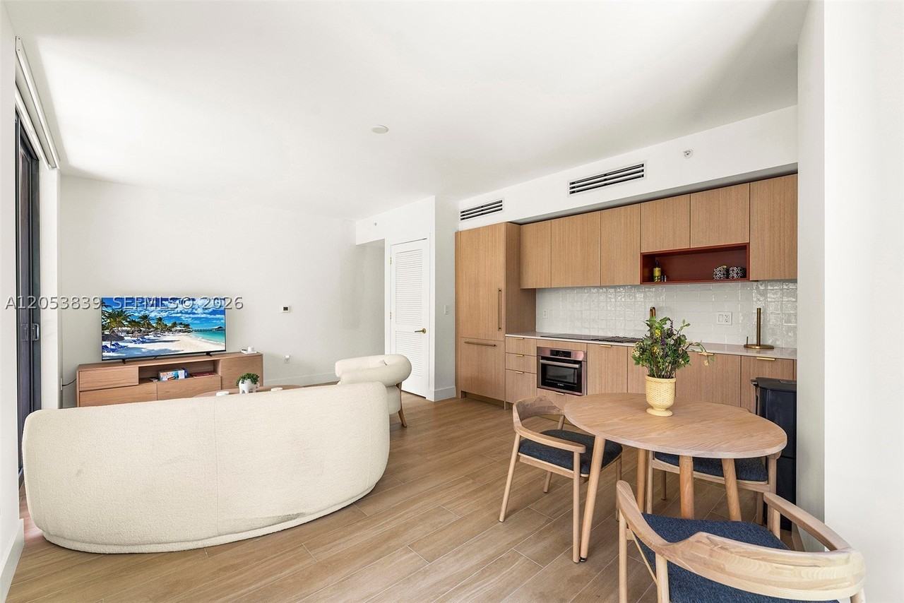 90 NE 32 St #312 - Photo 3 of 36