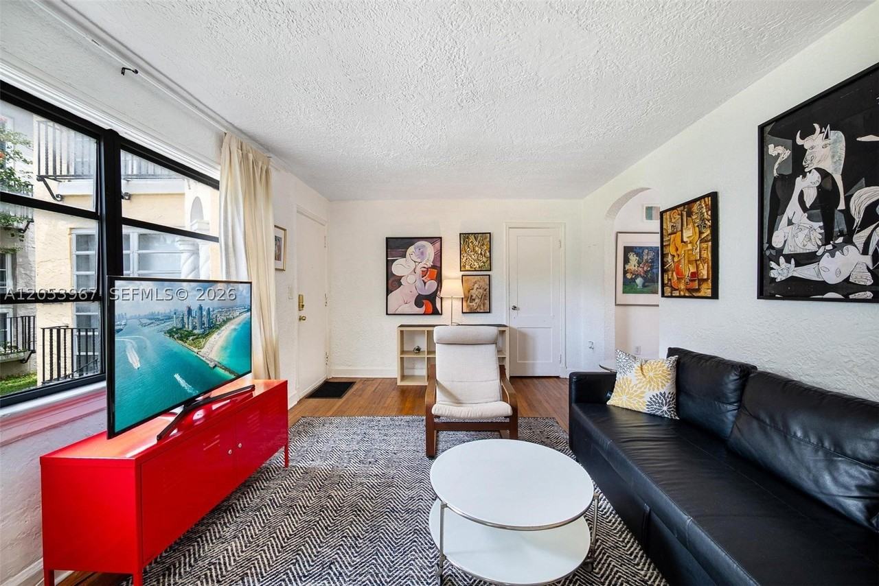 39 Sidonia Ave #2 - Photo 3 of 24