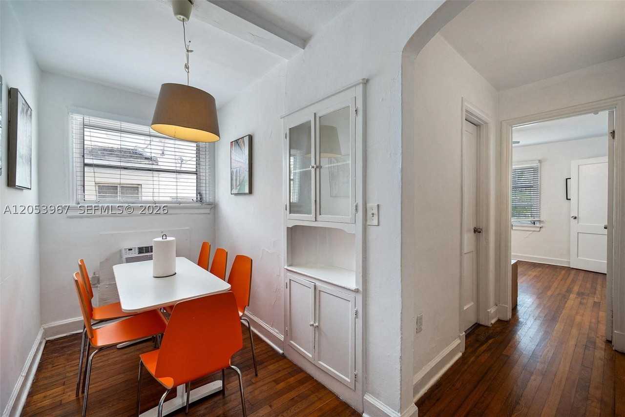 39 Sidonia Ave #2 - Photo 4 of 24
