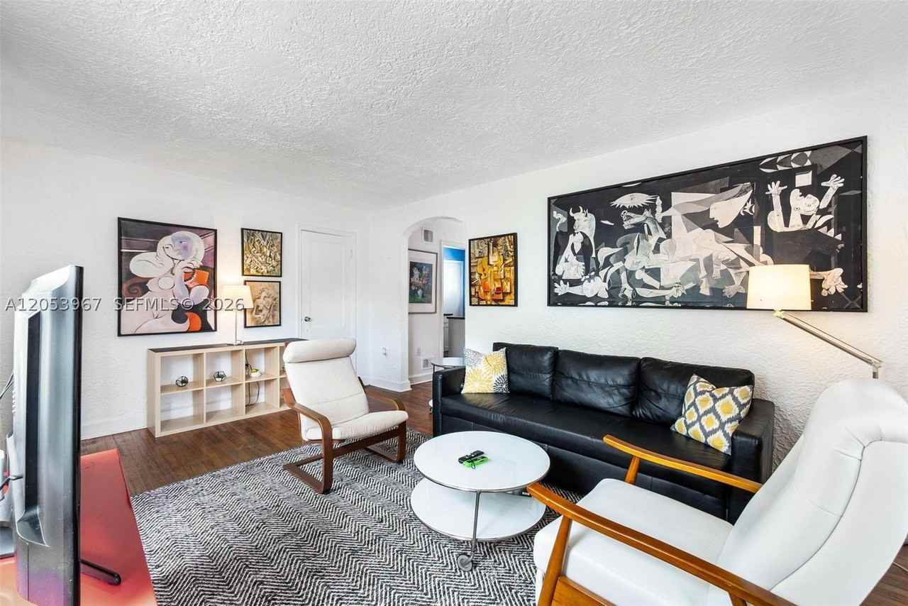 39 Sidonia Ave #2 - Photo 5 of 24