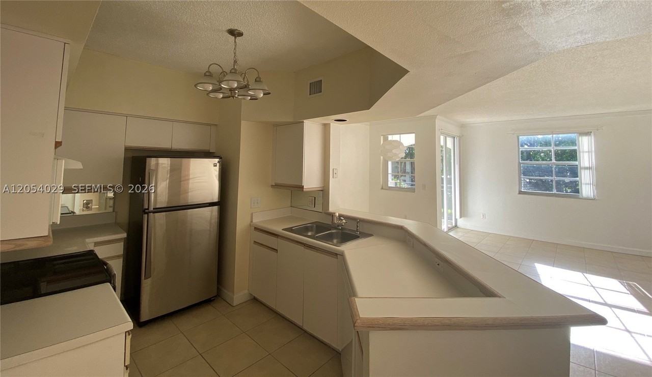 3165 Ne 184th St #6205 - Photo 6 of 38