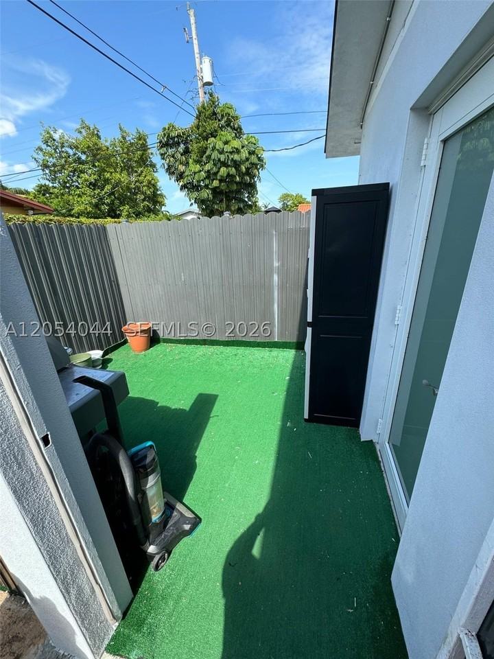 4021 Sw 122nd Ct #A - Photo 2 of 8