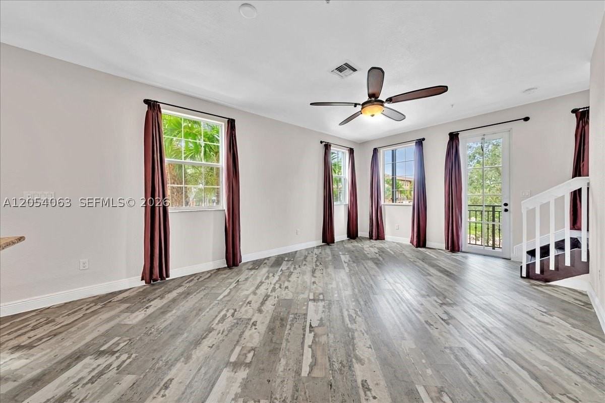 995 Sw 147th Ave #2514 - Photo 6 of 50