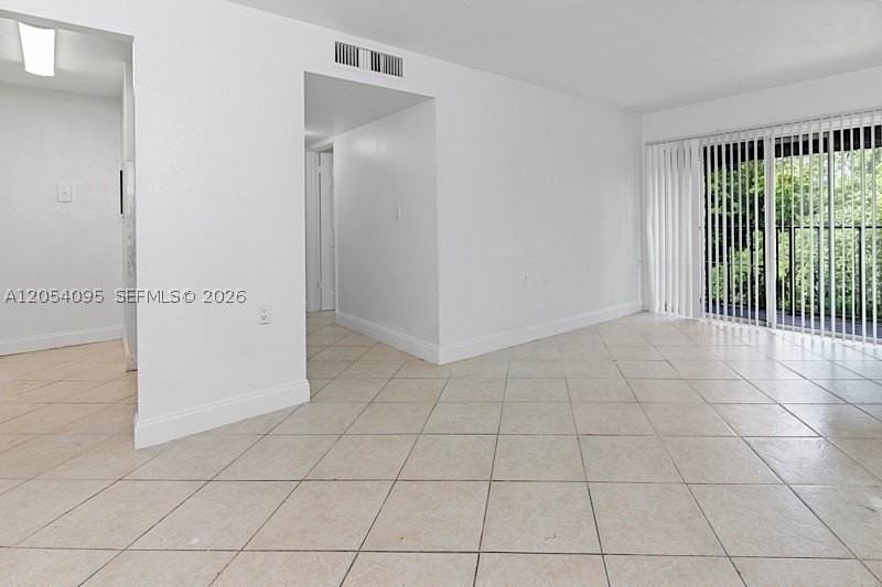 1201 Lake Victoria Dr #V - Photo 4 of 23