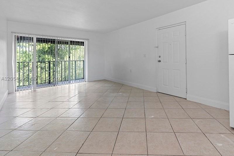 1201 Lake Victoria Dr #V - Photo 6 of 23