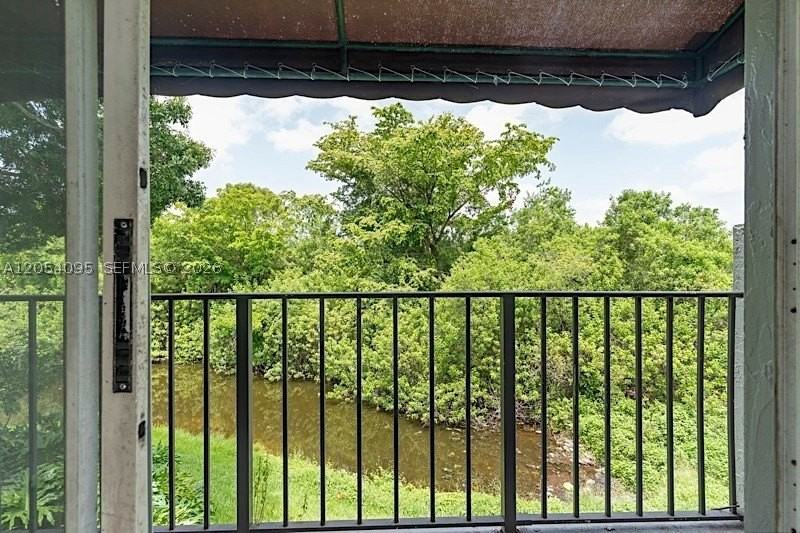 1201 Lake Victoria Dr #V - Photo 7 of 23