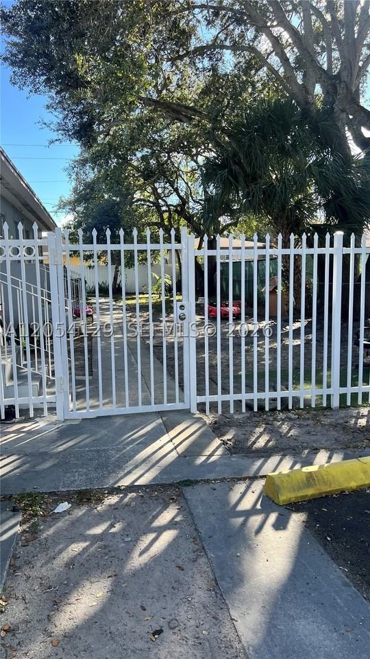 2560 Nw 139th St #2 - Photo 4 of 17