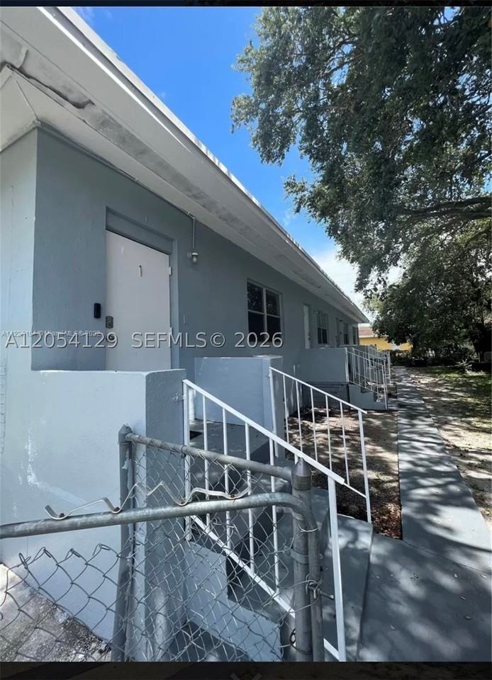 2560 Nw 139th St #2 - Photo 5 of 17