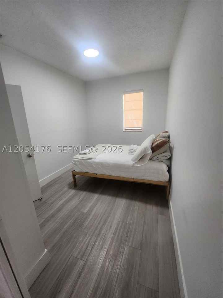 2700 Collins Ave #202 - Photo 4 of 9