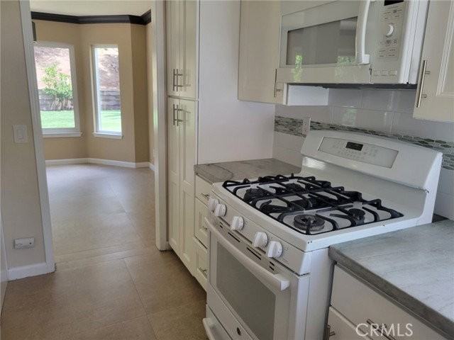 19467 Eagle Ridge Ln - Photo 3 of 8