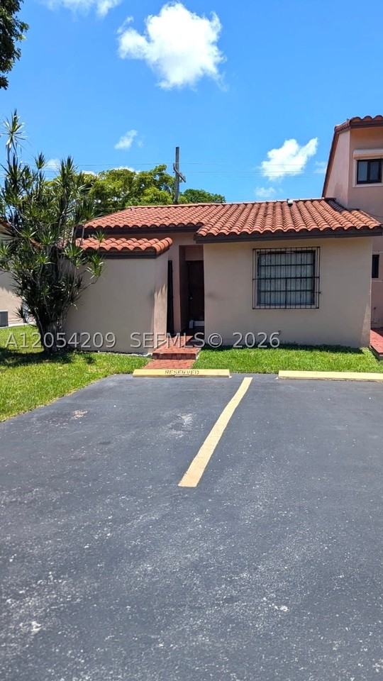 3809 Sw 82nd Ave #V20