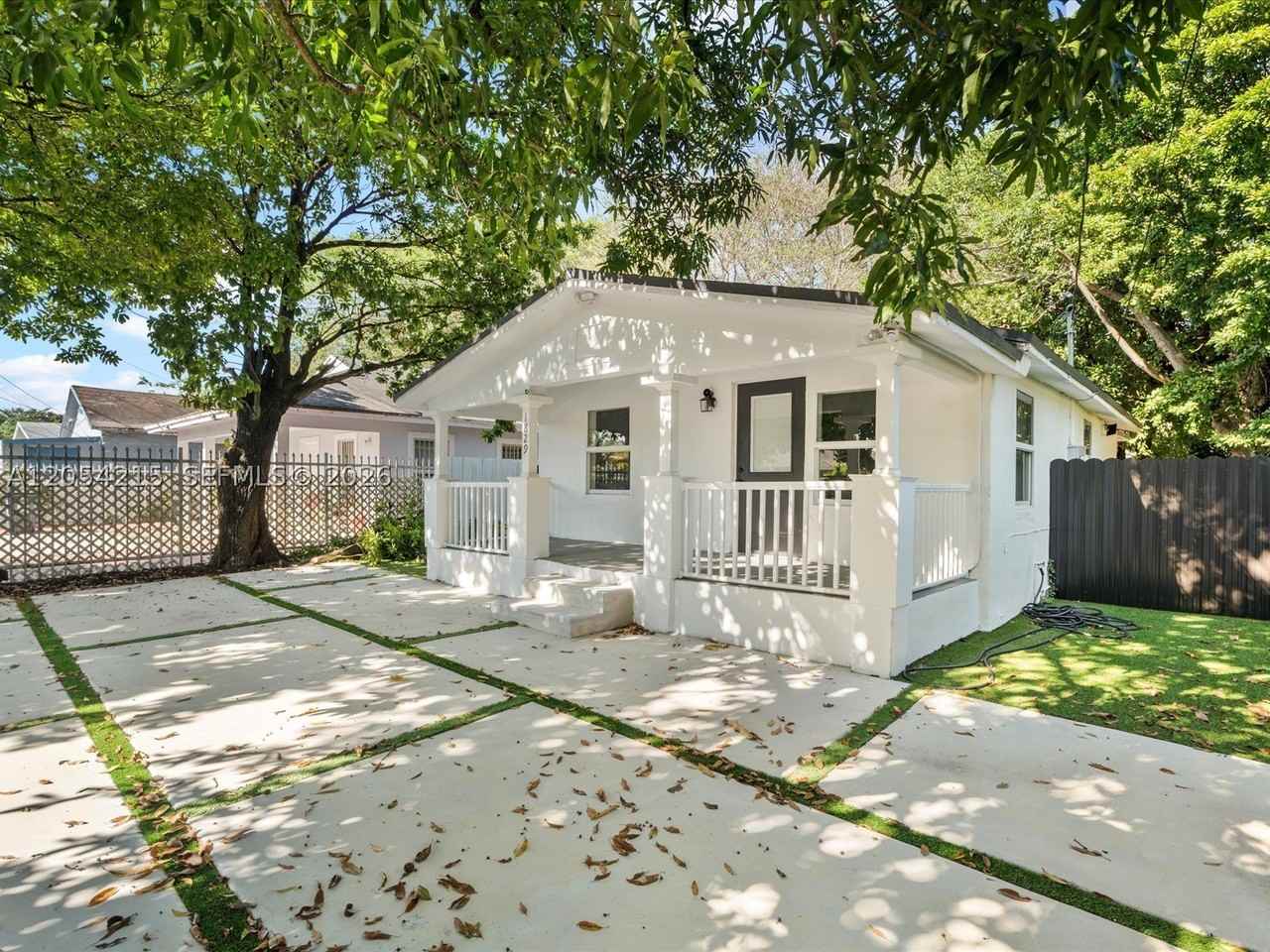 1829 Nw 62nd Ter - Photo 3 of 50