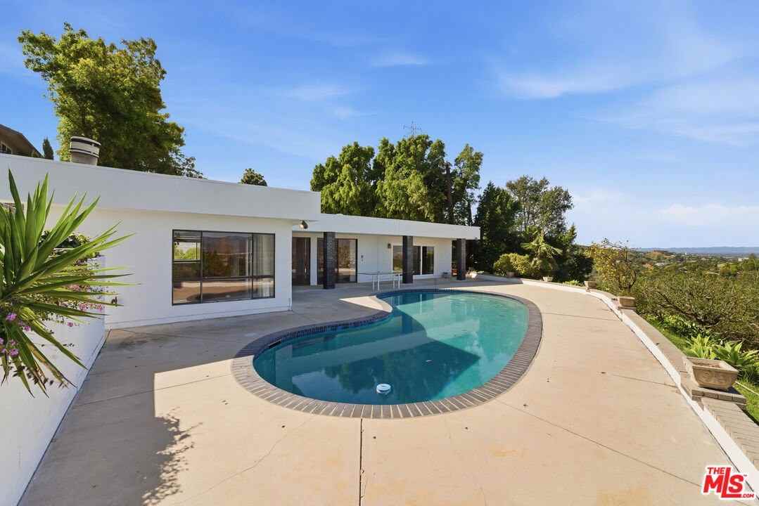 3329 Dona Rosa Dr