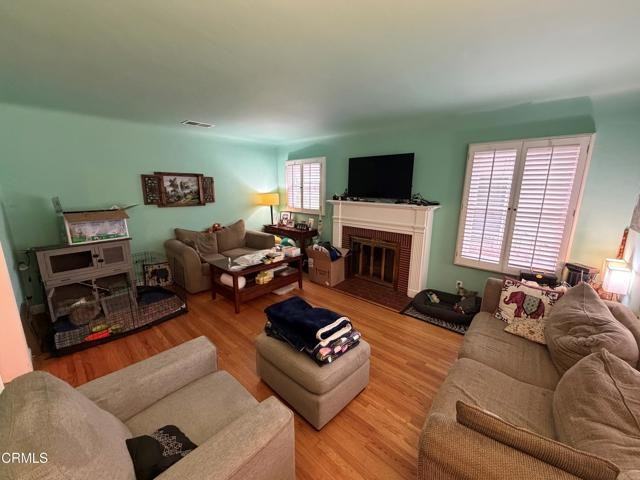 4943 Collis Ave - Photo 3 of 8
