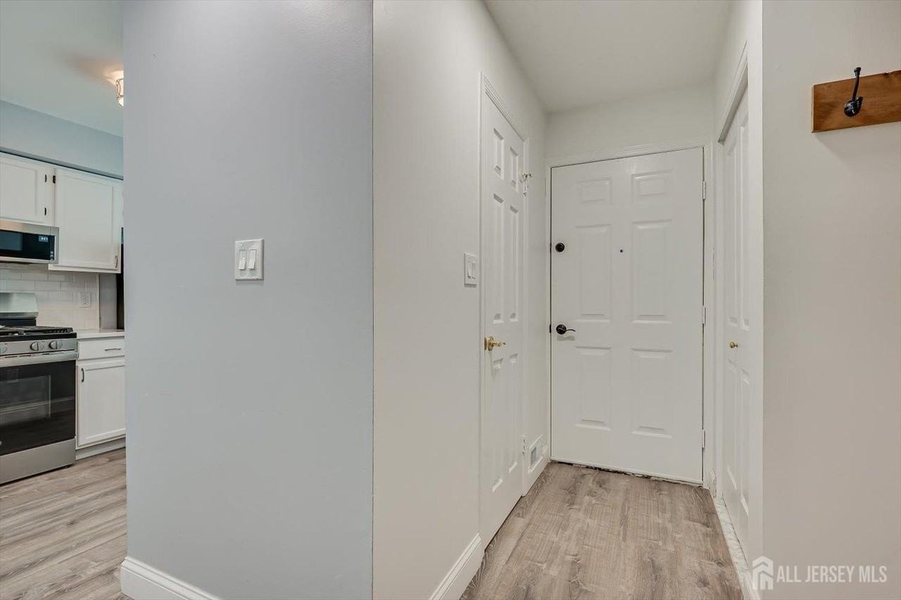 822 Darlington Dr - Photo 3 of 26