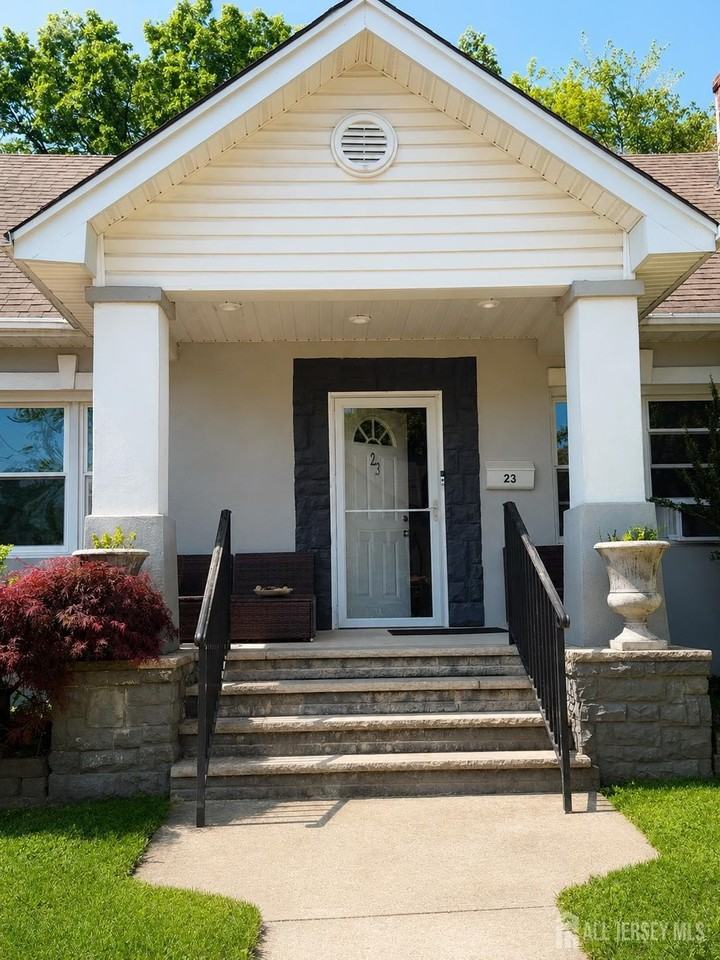 23 Harrison Ave - Photo 3 of 33
