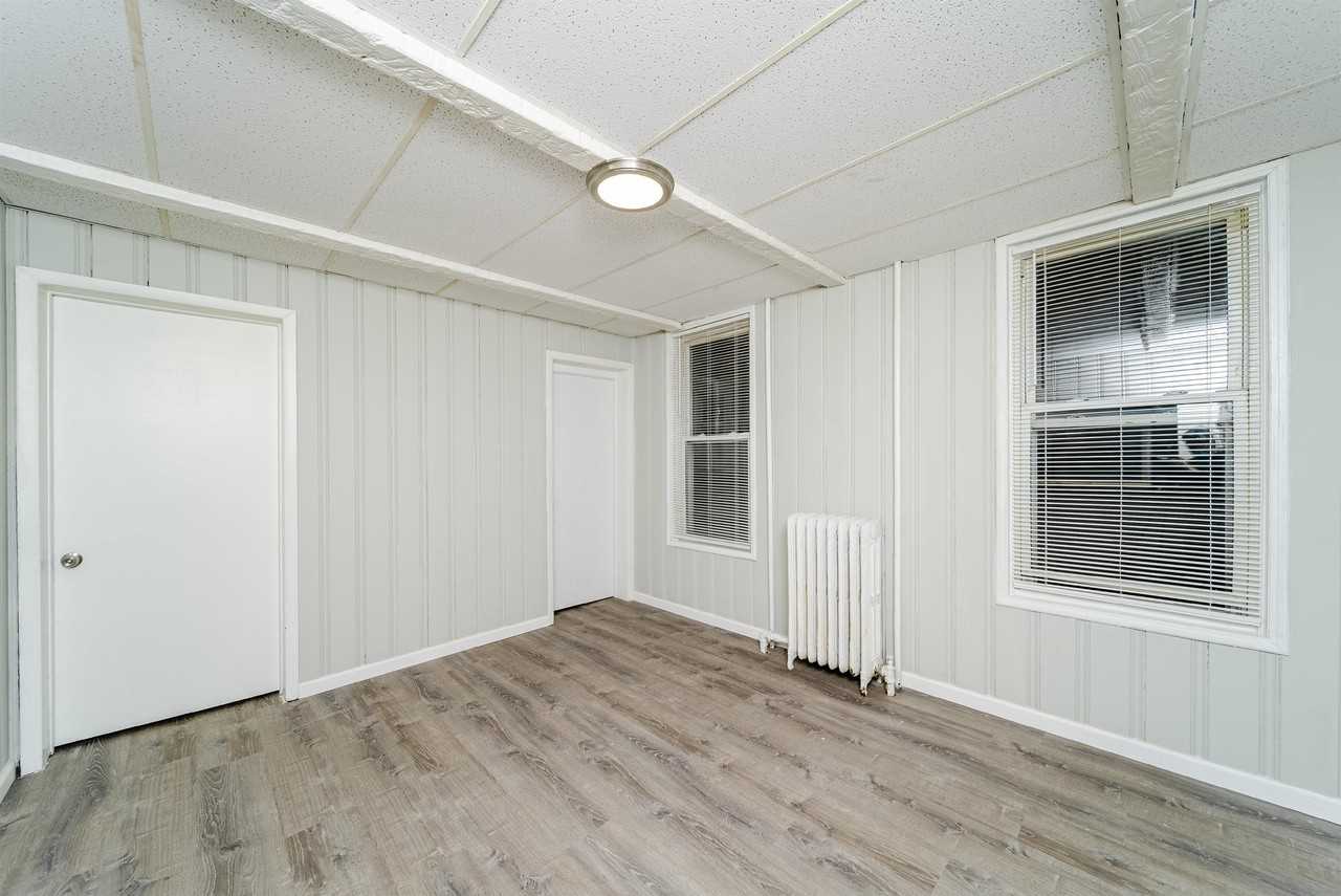 139 N Pine Ave #1 - Photo 7 of 35