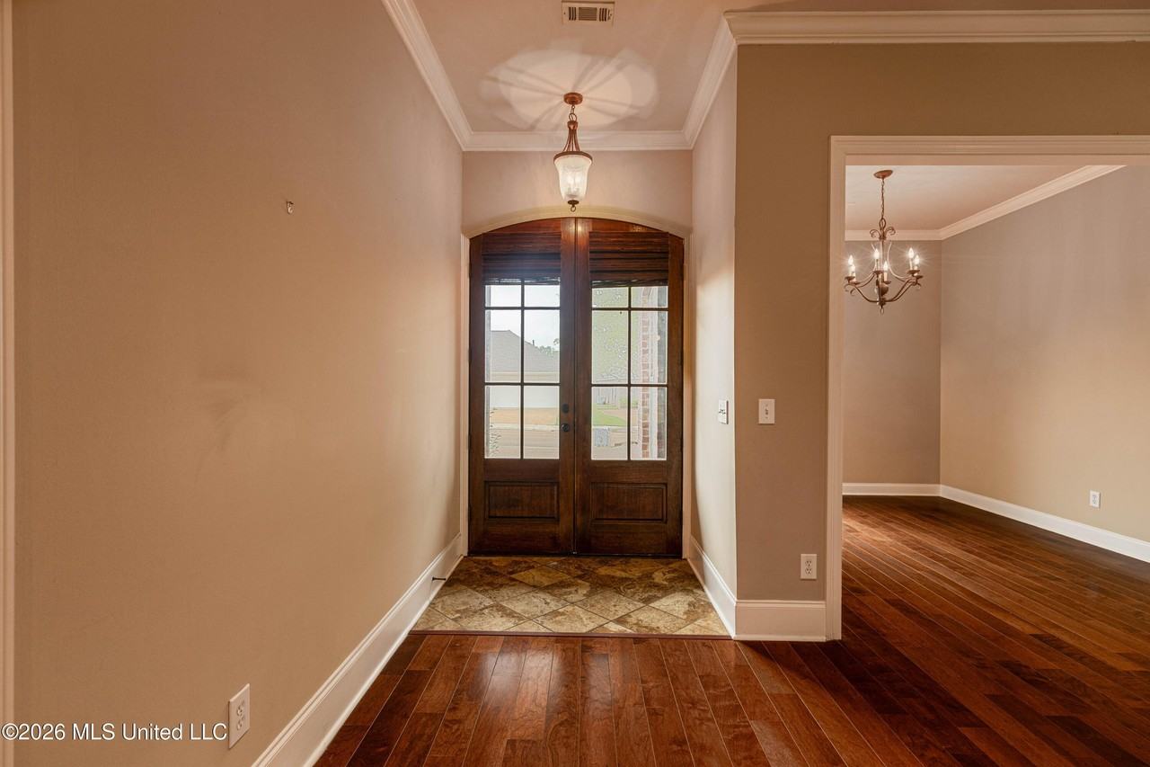 213 Provonce Park - Photo 5 of 39