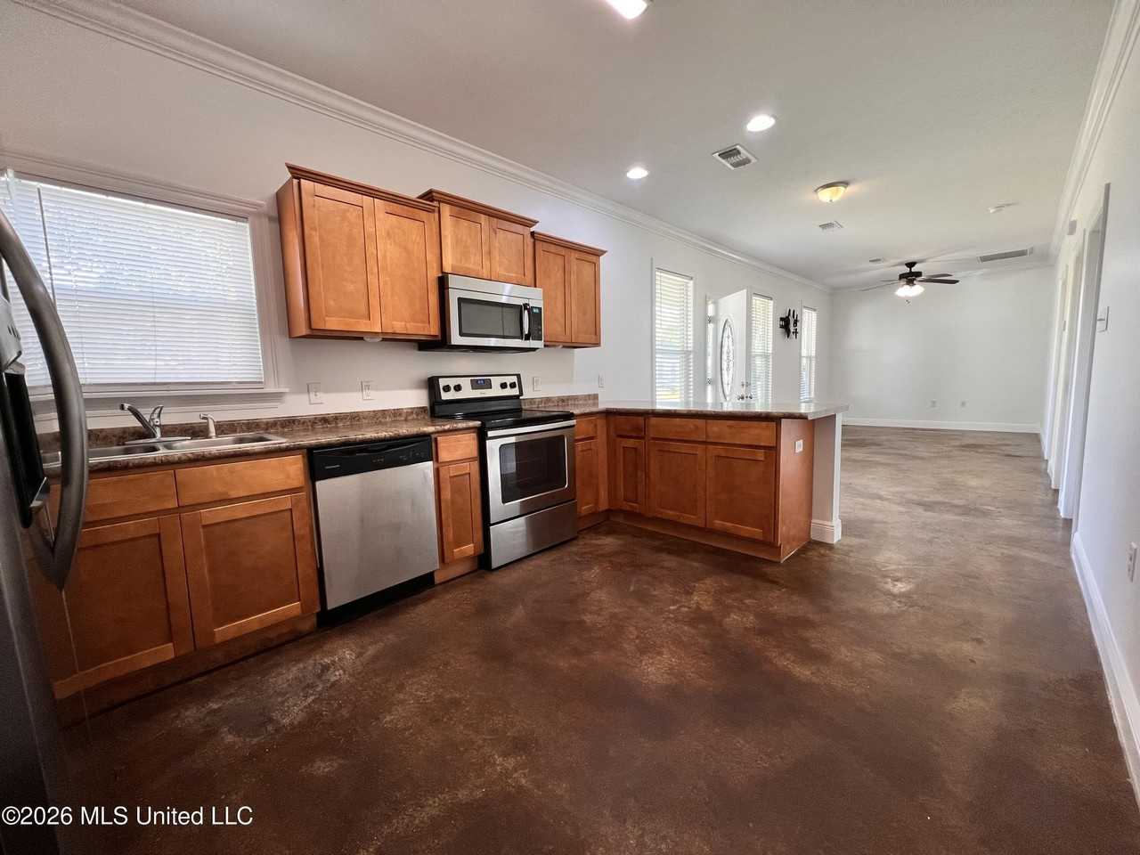416 State St - Photo 5 of 12