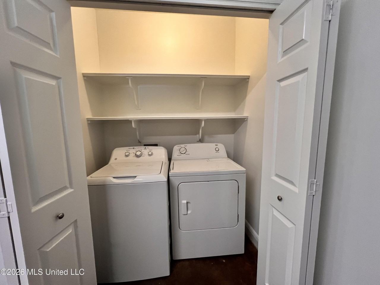 416 State St - Photo 6 of 12
