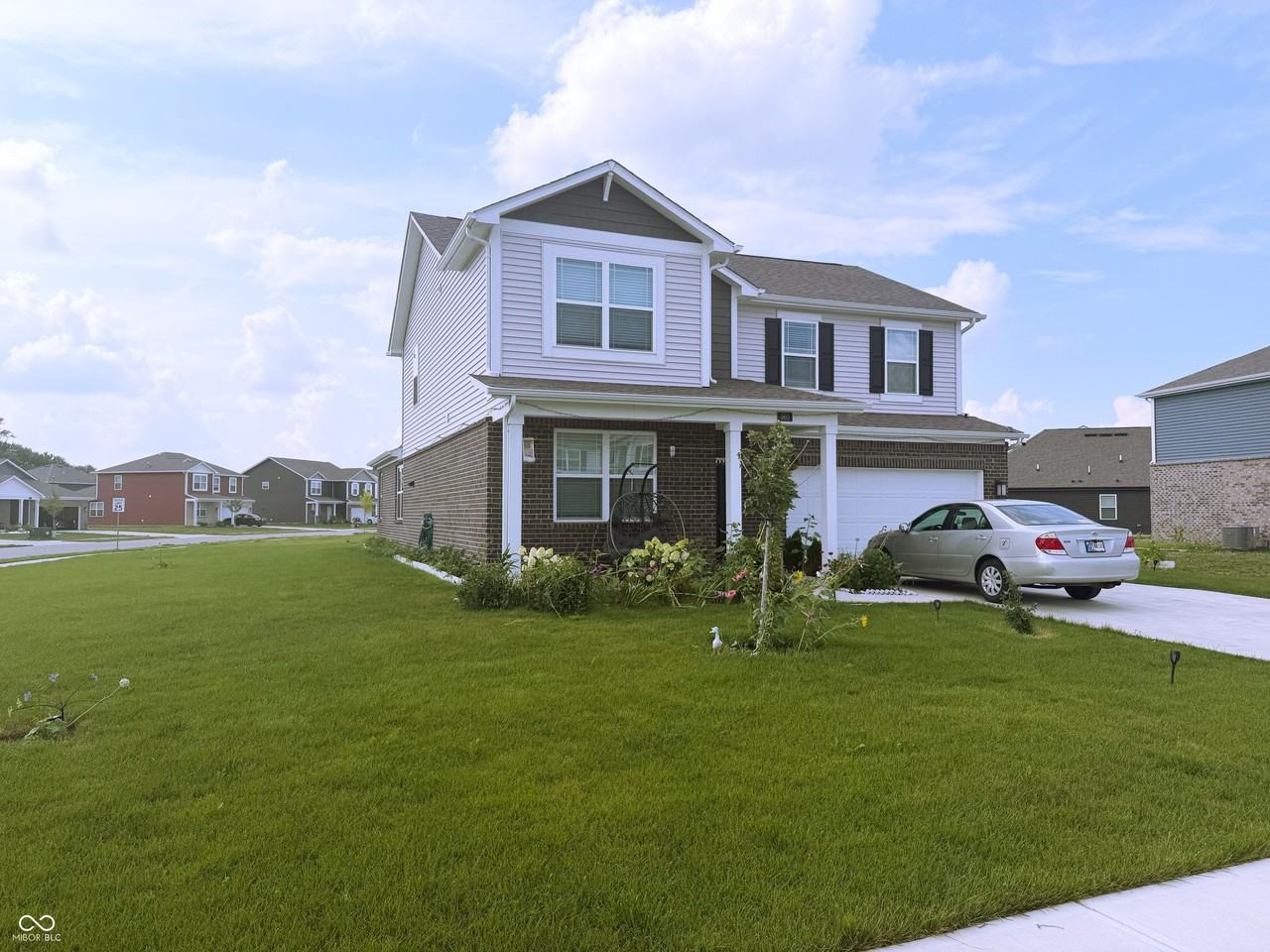860 Saddlebrook Farms Blvd - Photo 2 of 23