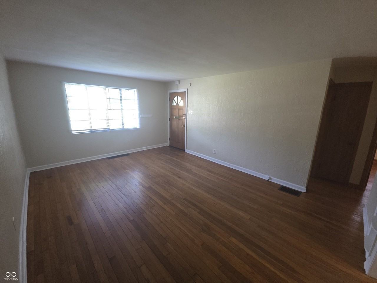 67 W Westfield Blvd - Photo 3 of 15