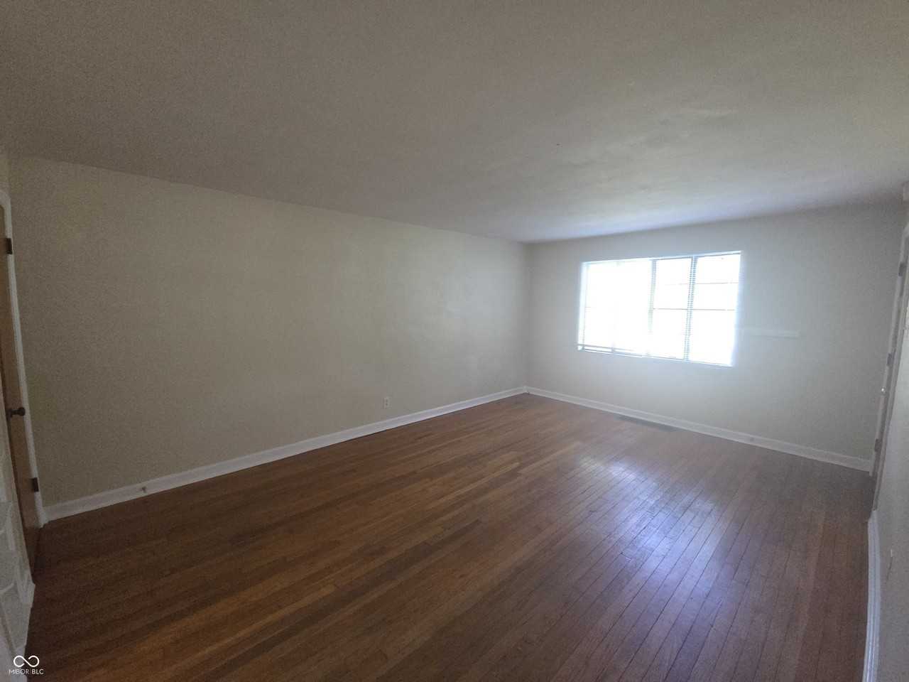 67 W Westfield Blvd - Photo 5 of 15
