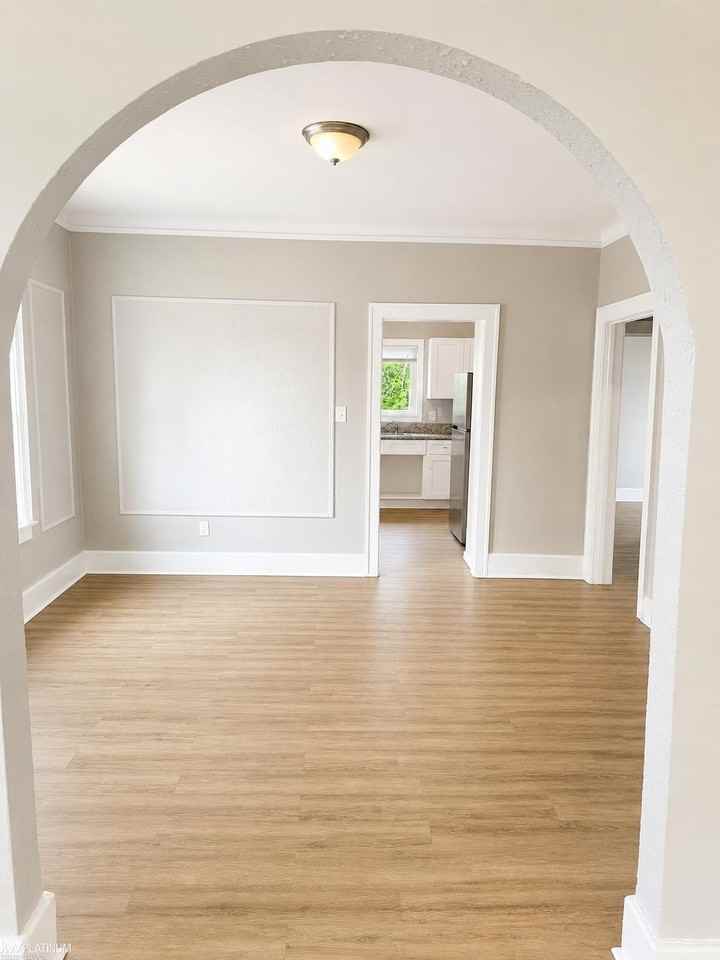 15525 La Salle Blvd - Photo 4 of 10