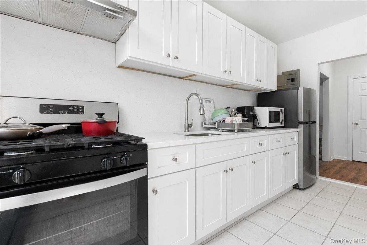 6264 Saunders St #3P - Photo 6 of 23