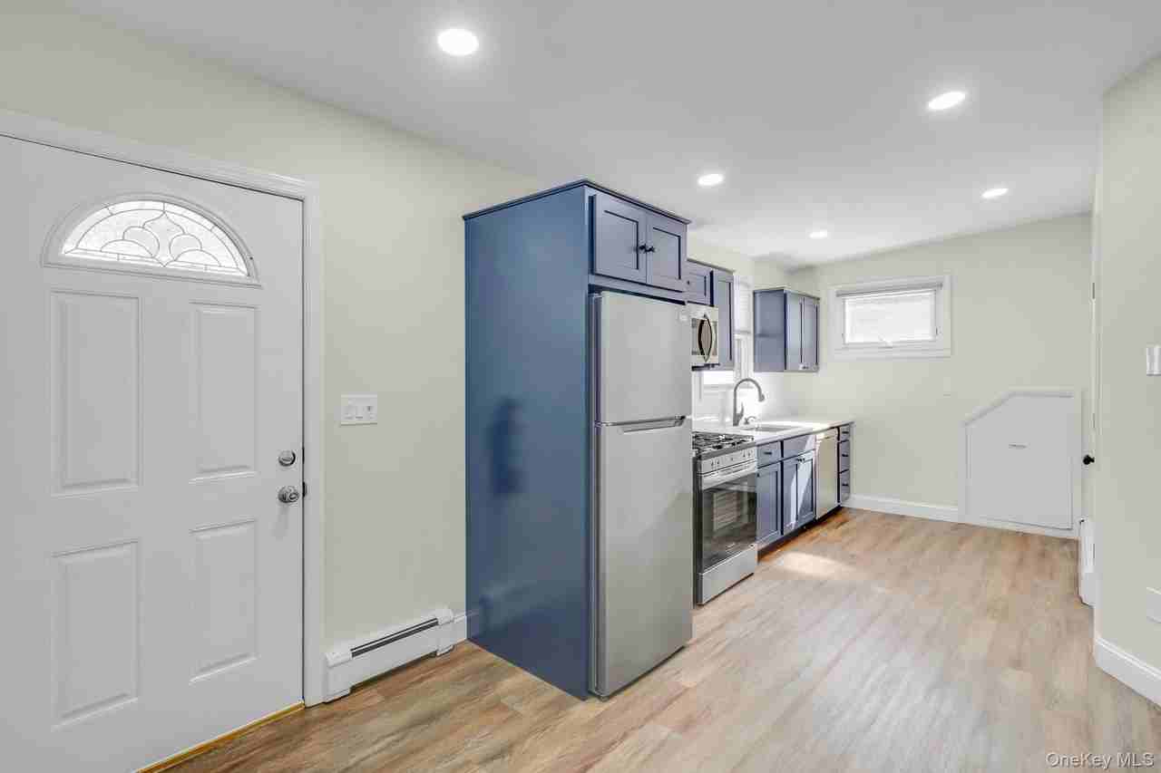 204 Blue Point Ave #206A - Photo 2 of 10
