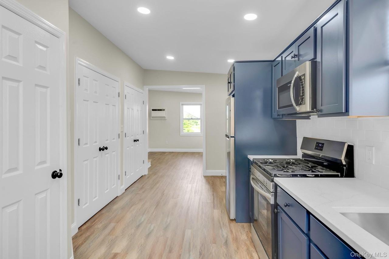 204 Blue Point Ave #206A - Photo 4 of 10
