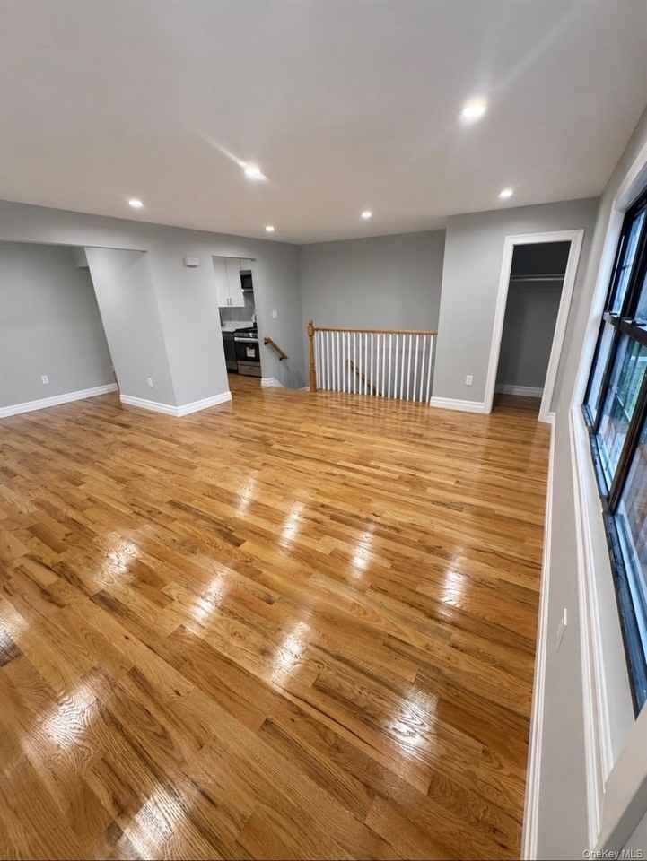 14590 226th St - Photo 2 of 13