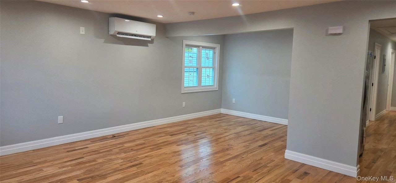 14590 226th St - Photo 3 of 13