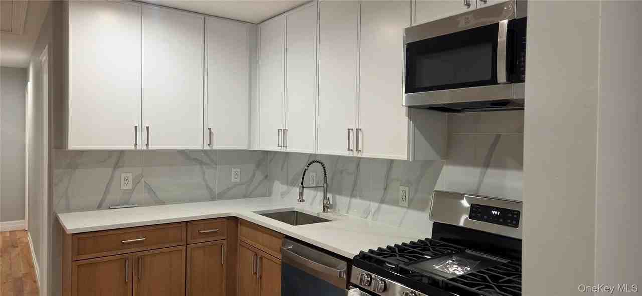 14590 226th St - Photo 6 of 13