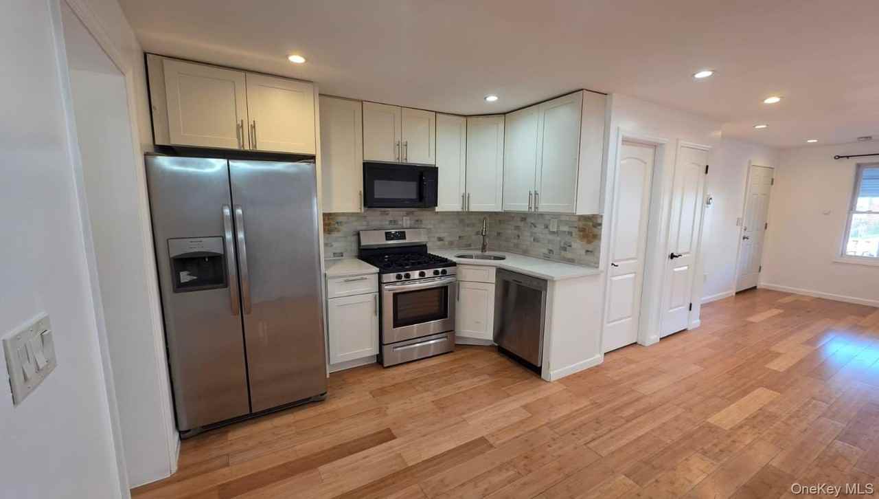 11443 199th St #1FL - Photo 3 of 17