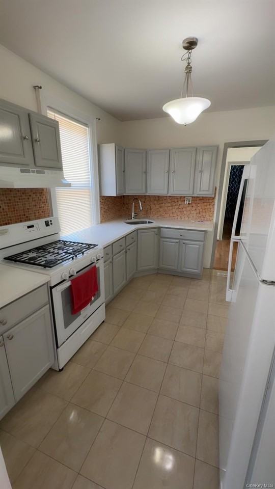 3027 Radcliffe Avenue Avenue #3 - Photo 2 of 11