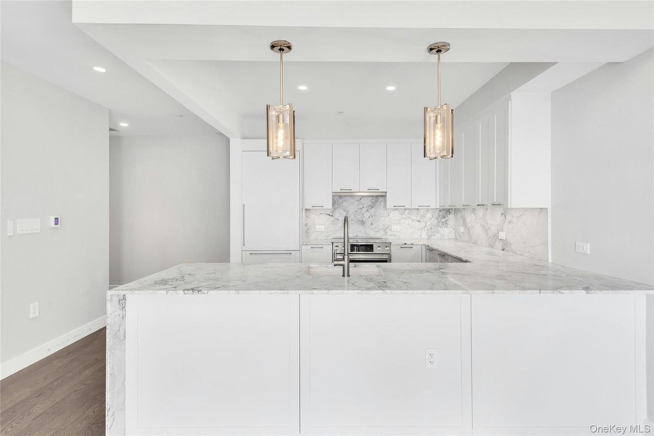 10706 Queens Blvd #9G - Photo 3 of 27