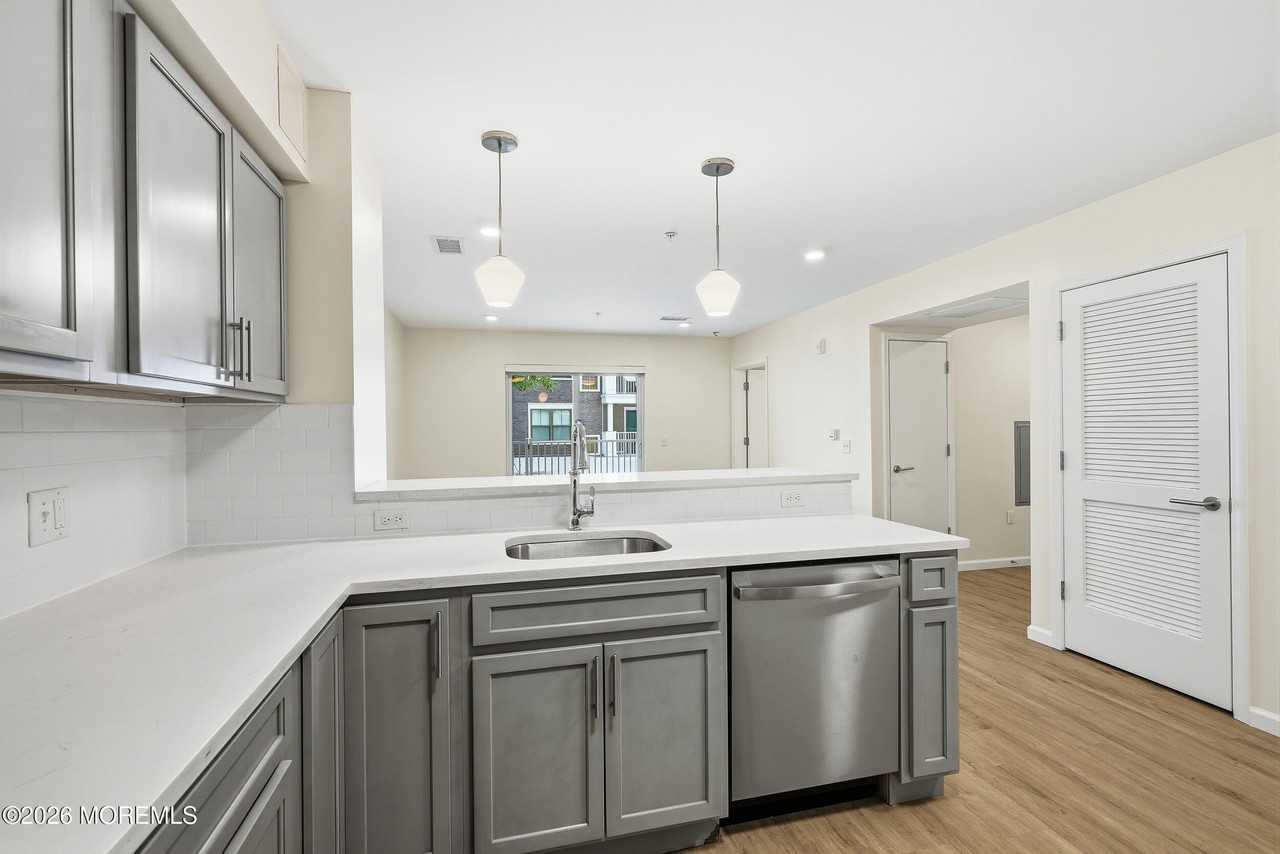 165 Pavilion Ave #211 - Photo 6 of 23