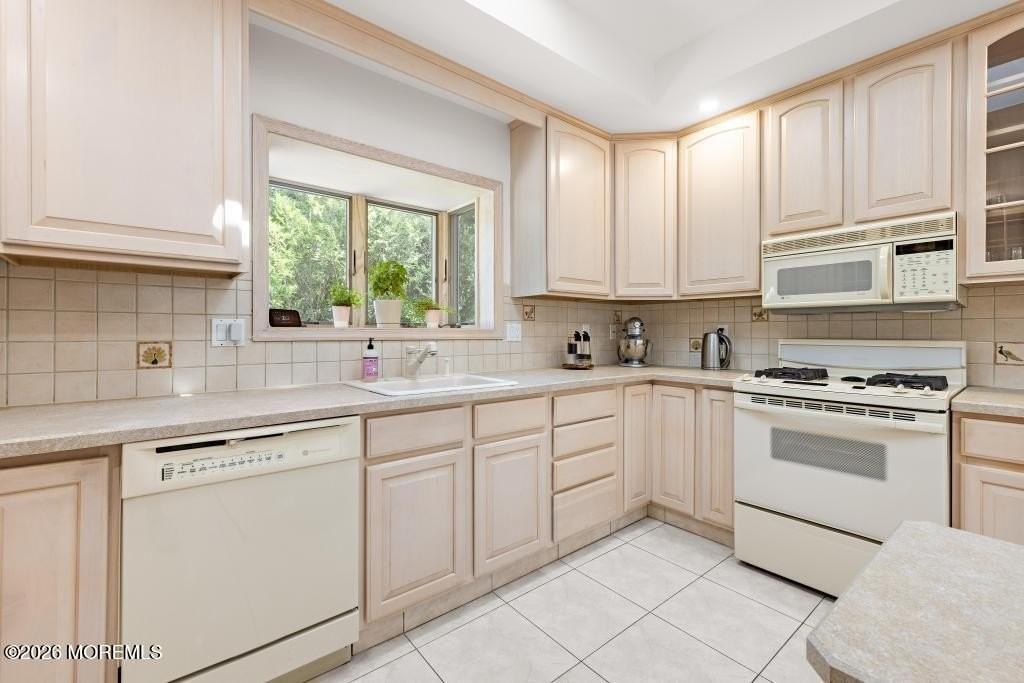 415 Windermere Ave - Photo 7 of 27