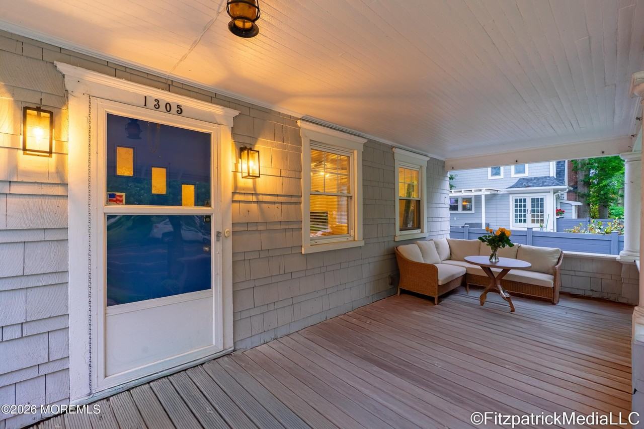 1305 4th Ave - Photo 2 of 35