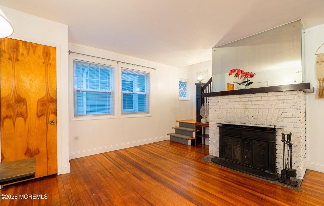 1305 4th Ave - Photo 4 of 35