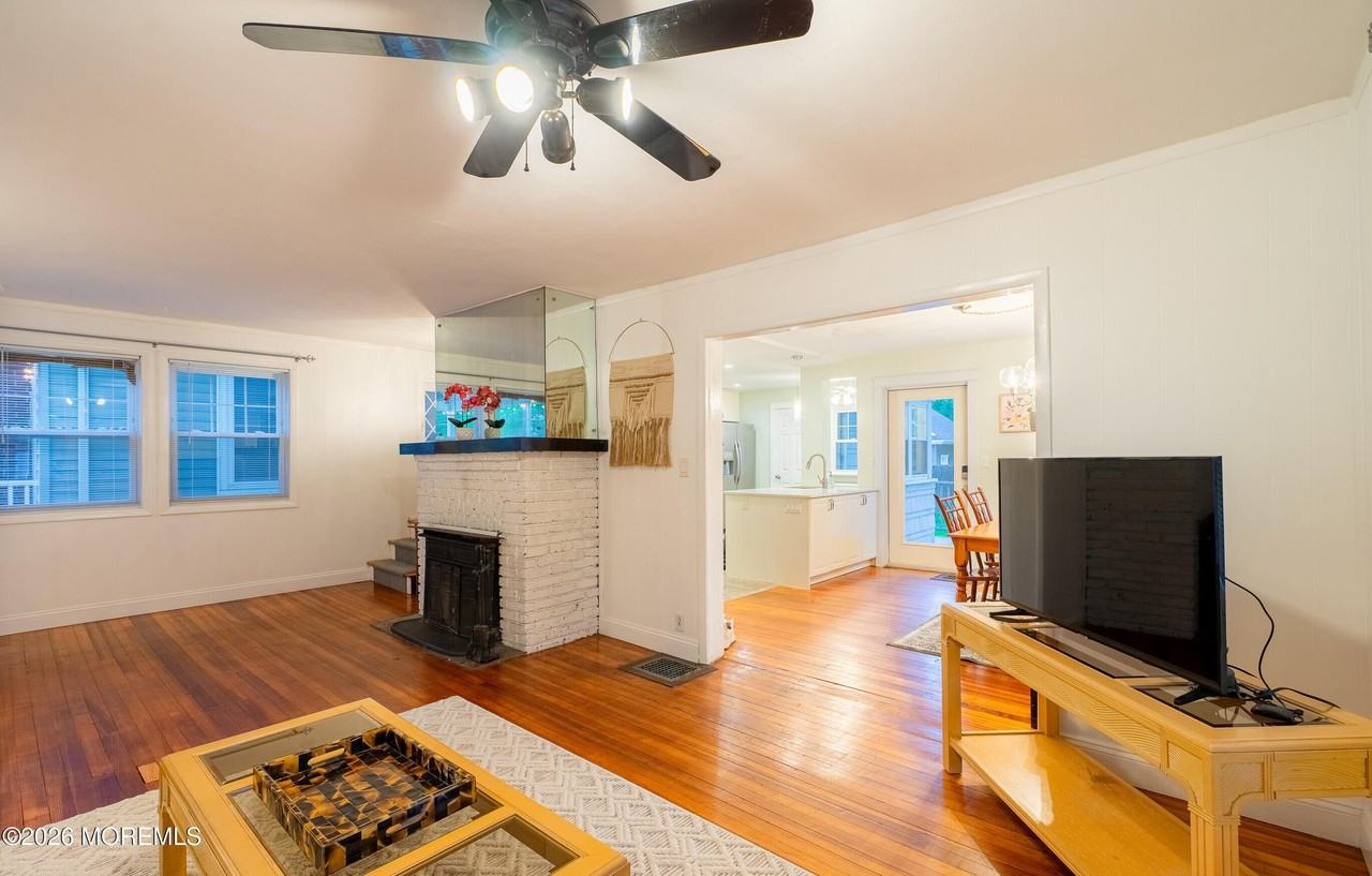 1305 4th Ave - Photo 5 of 35