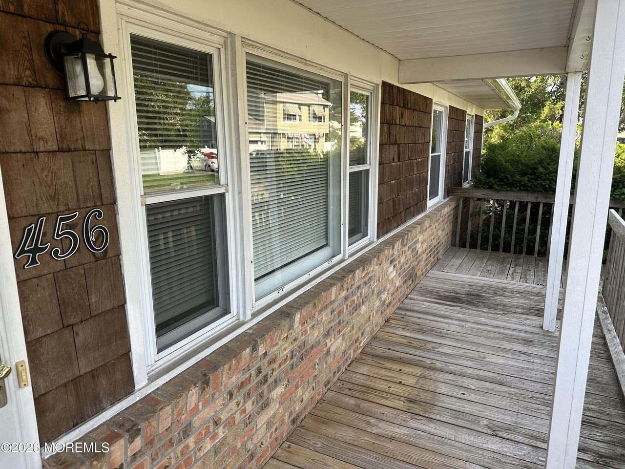 456 Hulse Ave - Photo 2 of 26